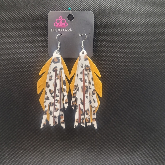 Cheetah Patterned Dangle Drop Earrings Paparazzi - Picture 5 of 6